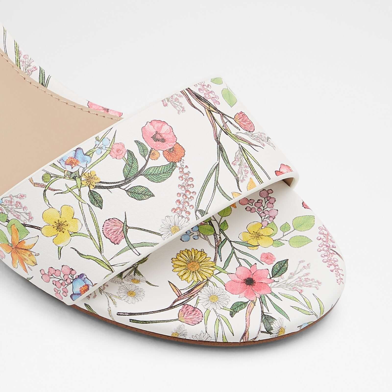 Candice - Image 6
