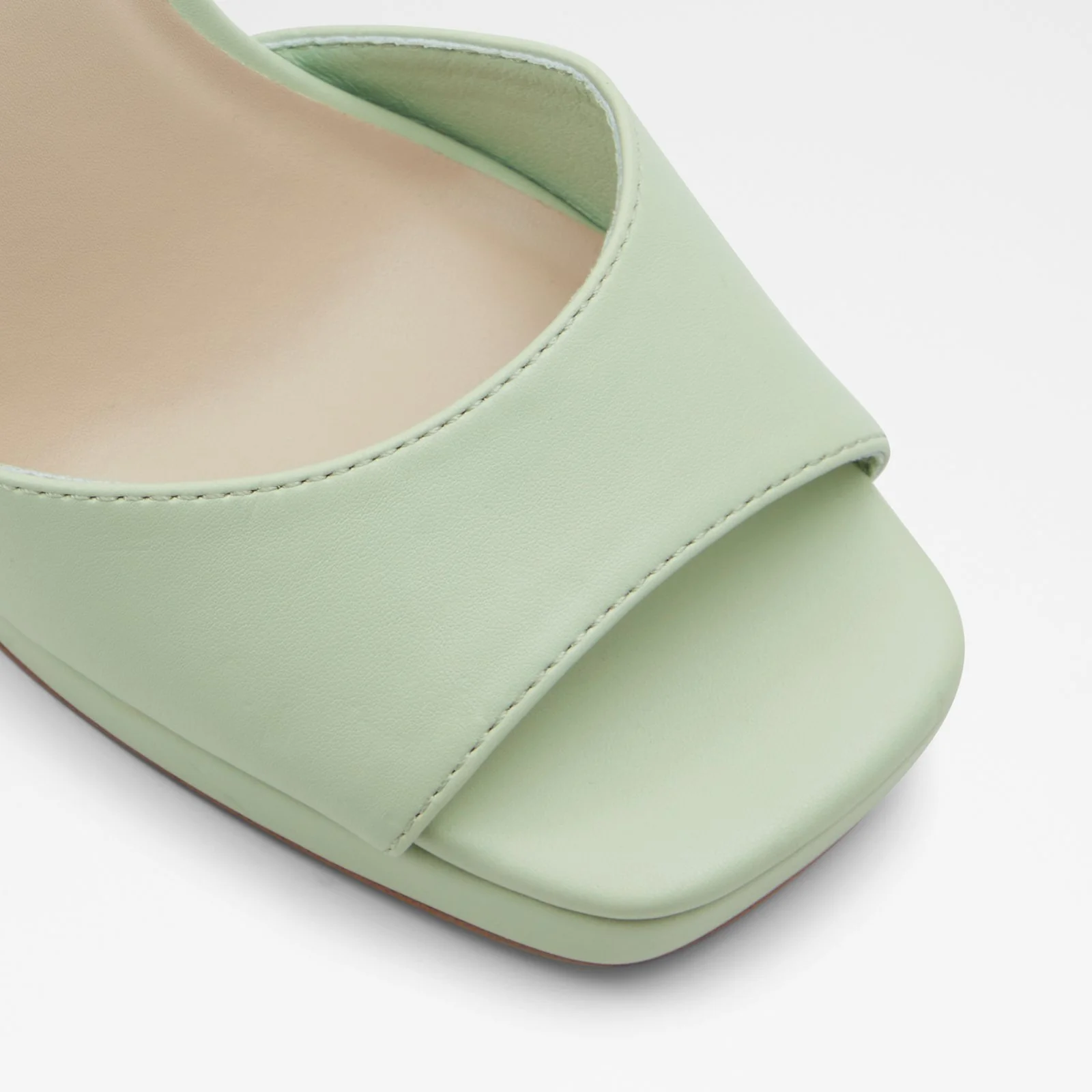 Daphnee - Image 7