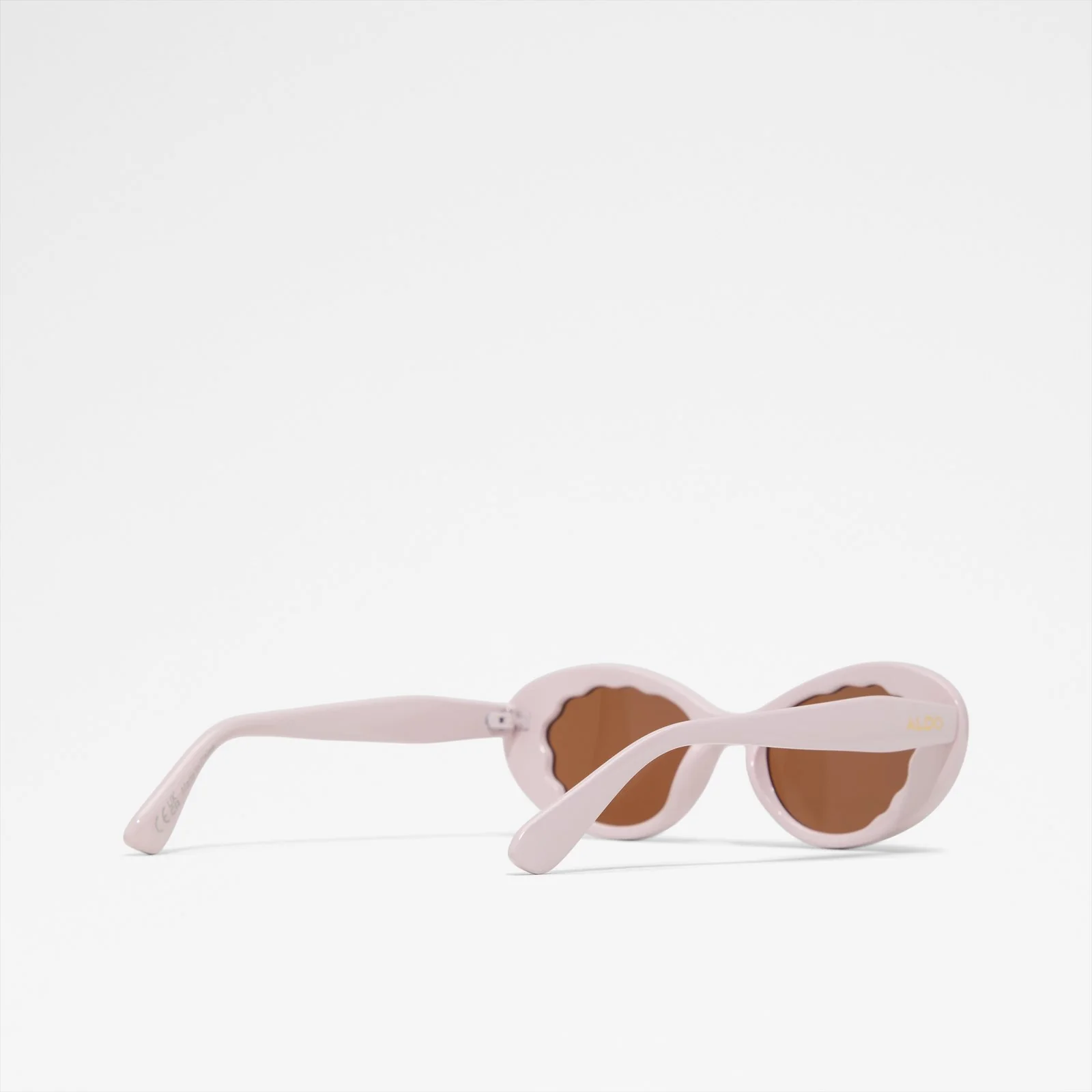 European - Image 4