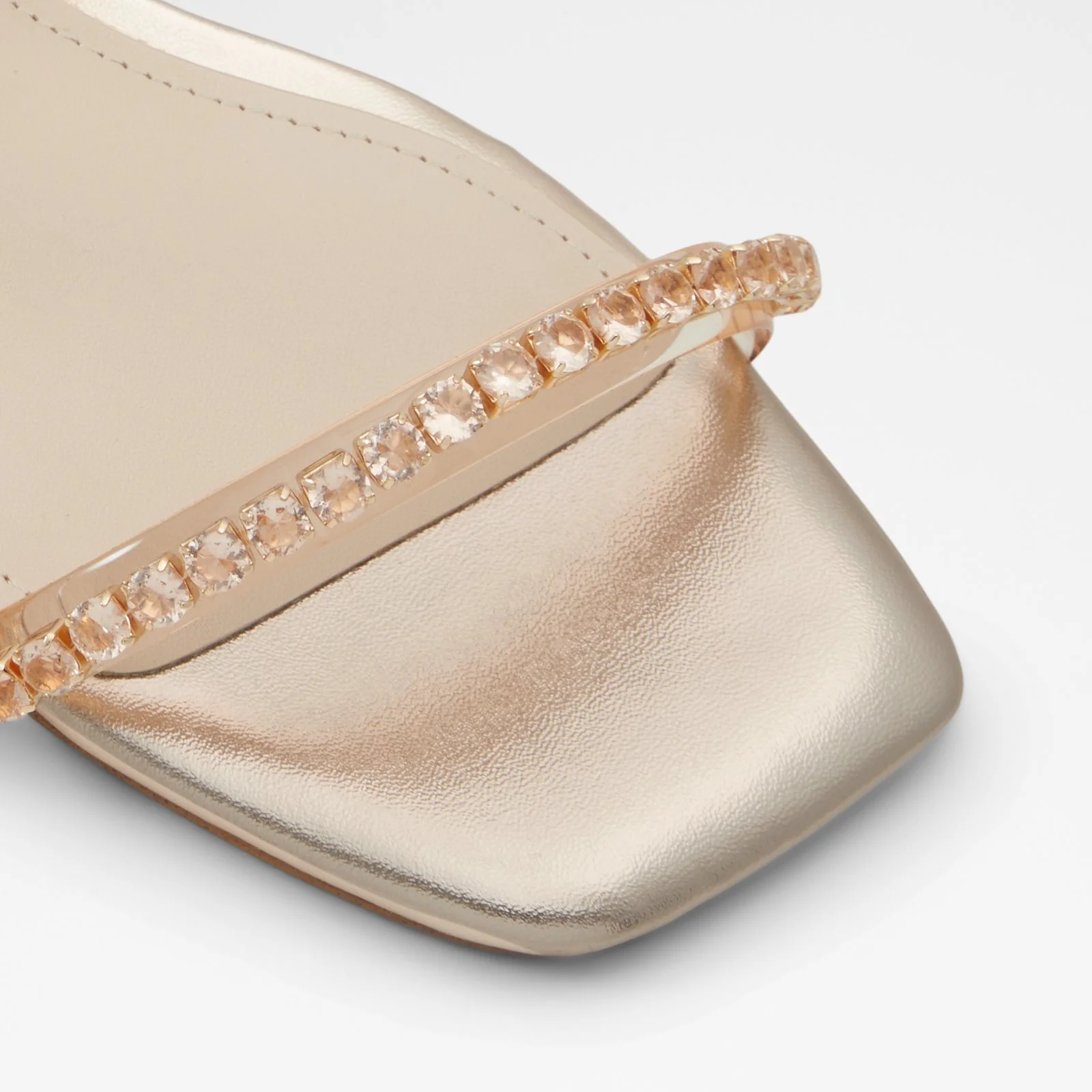Illana - Image 6