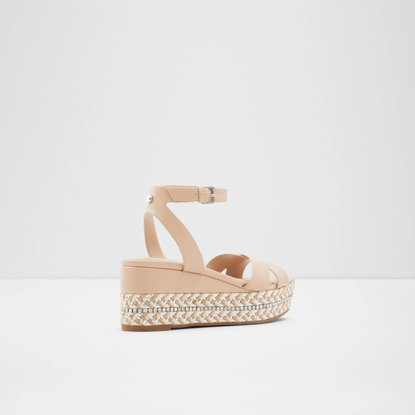 Launia - Image 3