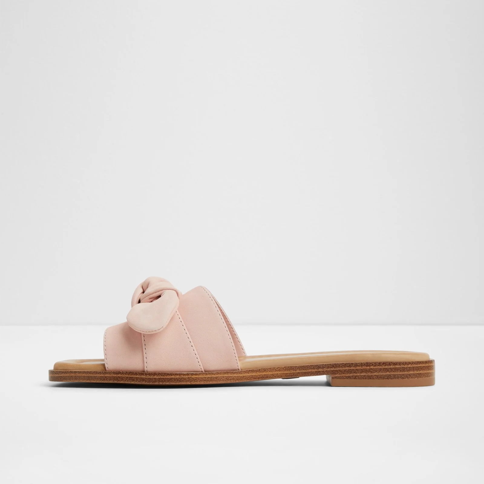Lavinia - Image 4