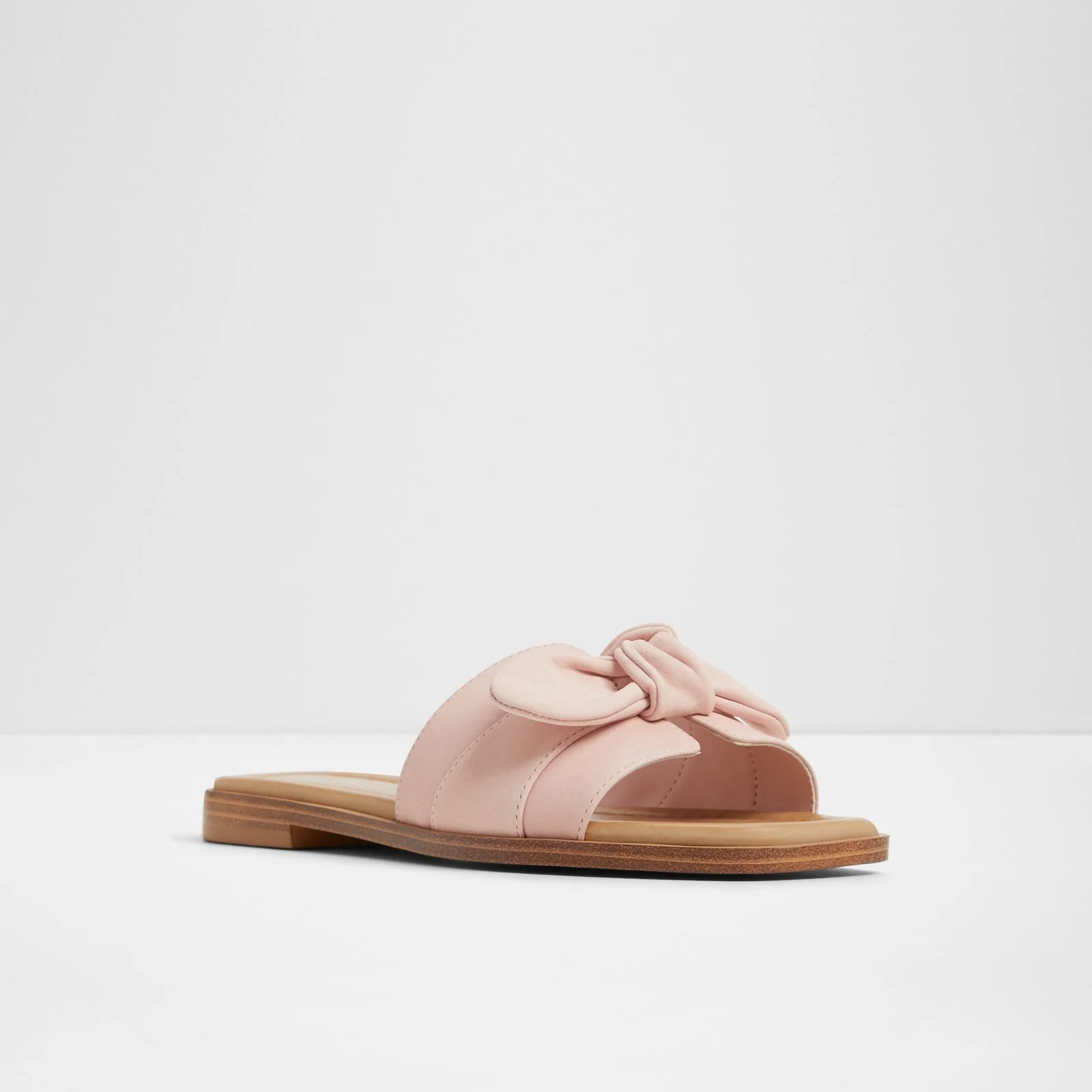 Lavinia - Image 5