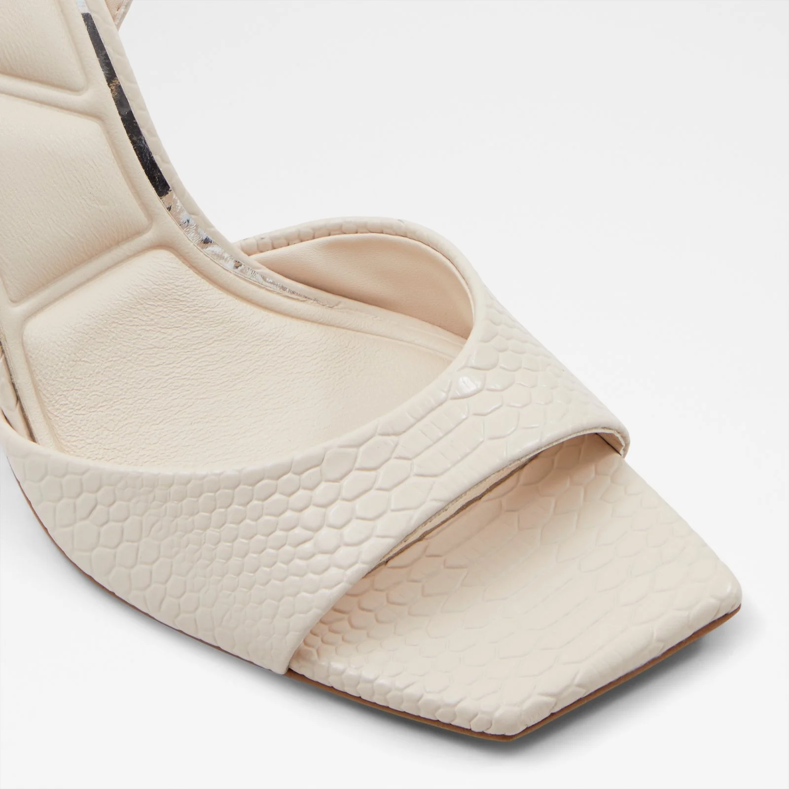 Lettie - Image 6