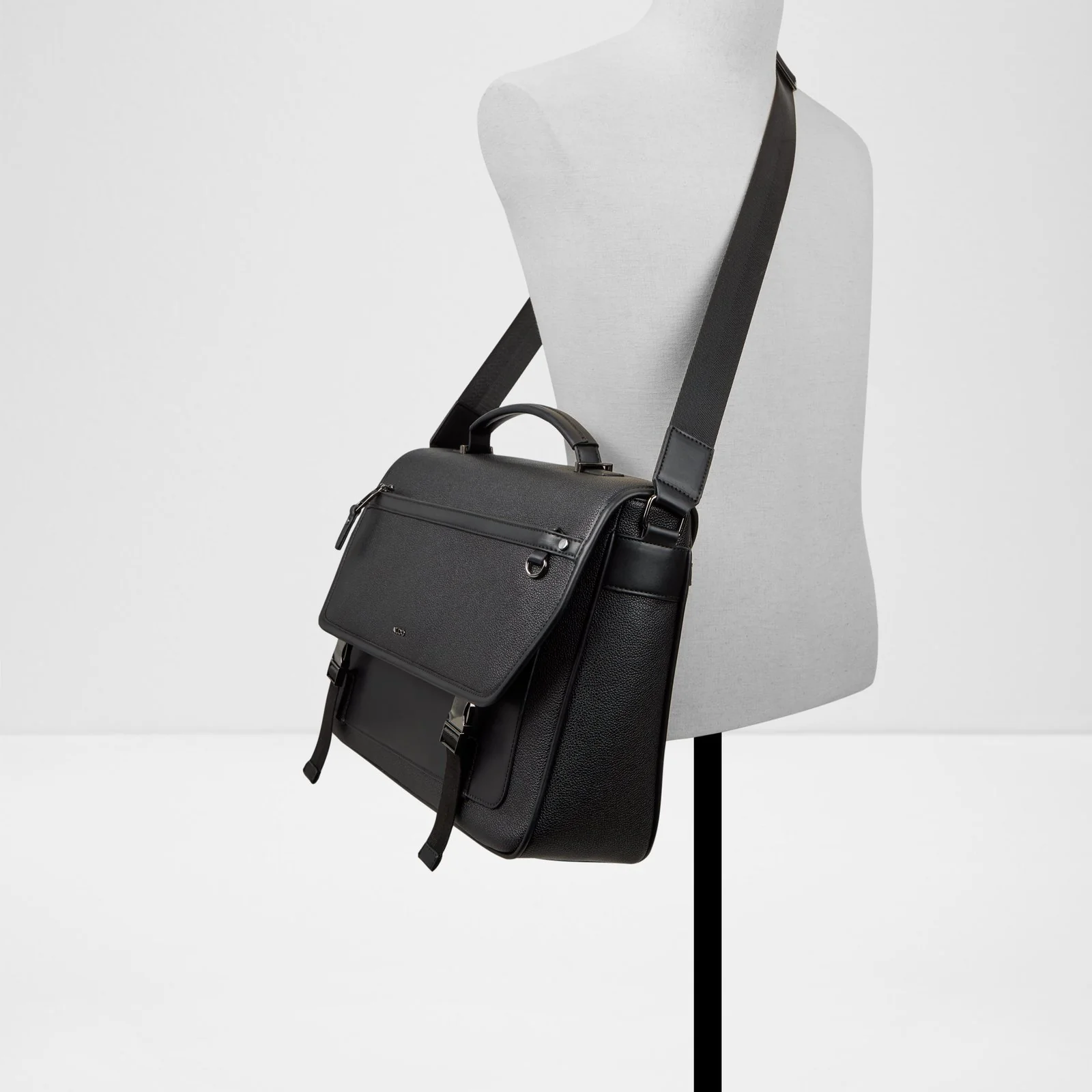 Lewie - Image 5