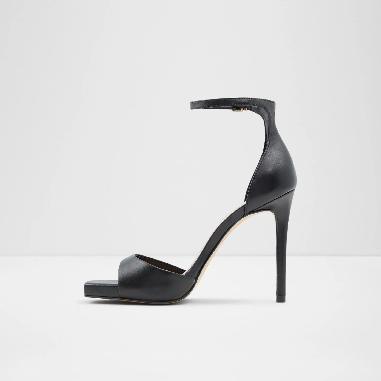 Livia - Image 4