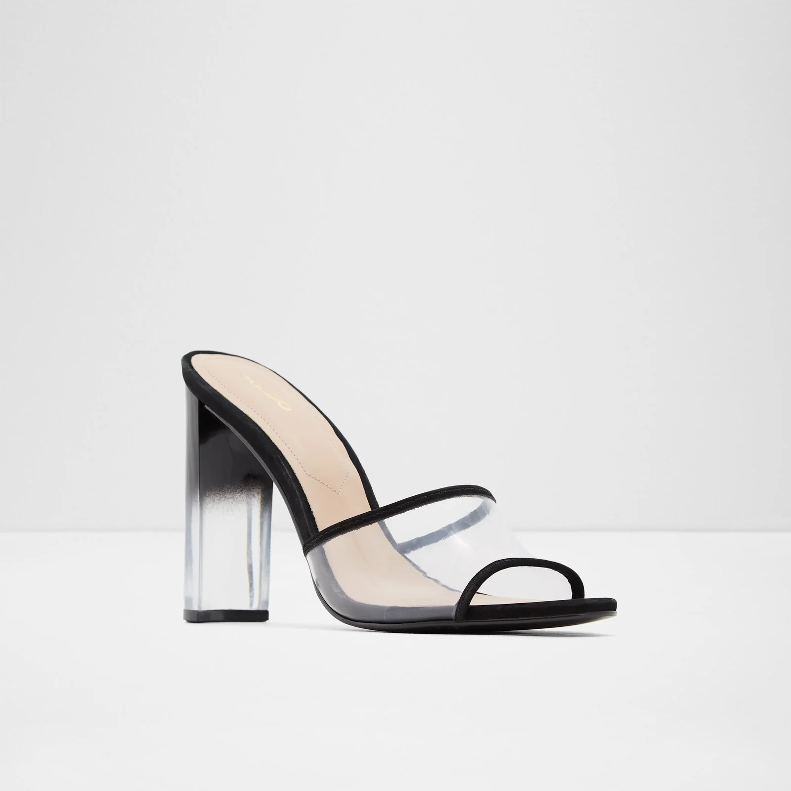 Lucie - Image 5