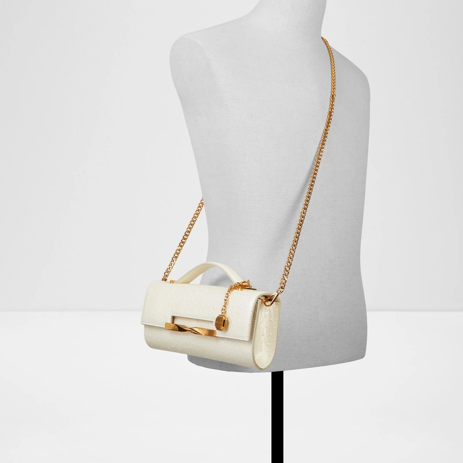 Novie - Image 5