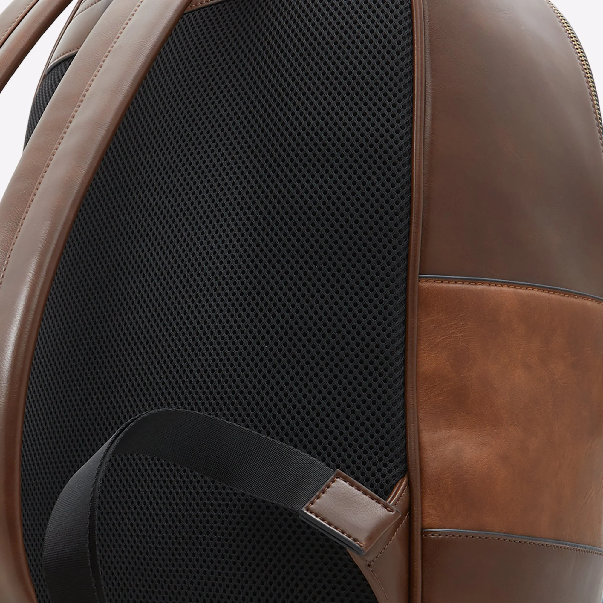 Seater - Image 7