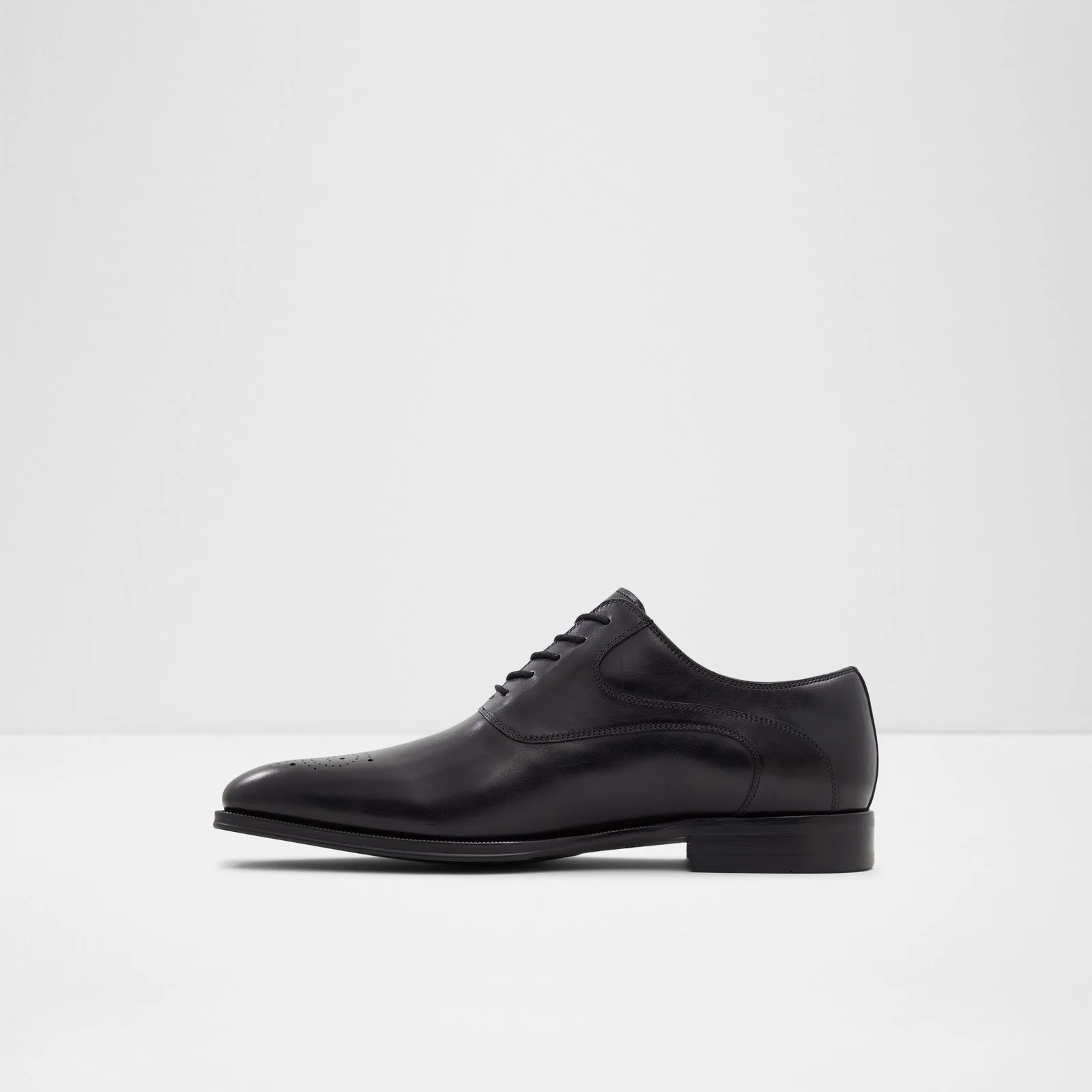 Simmons - Image 4