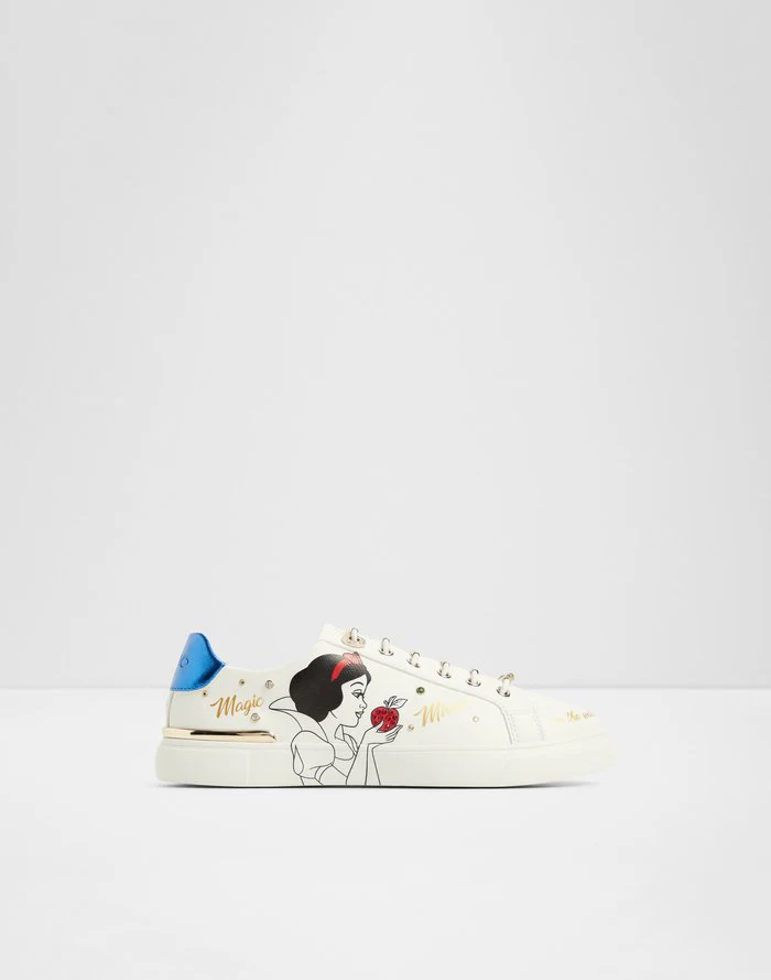 Snowwhitekicks
