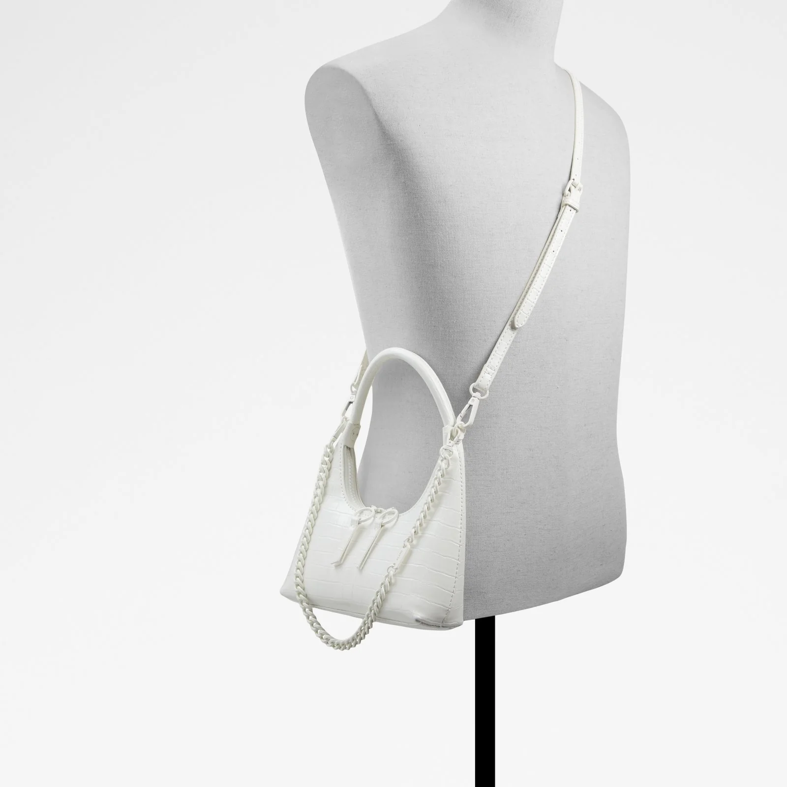 Yvana - Image 5